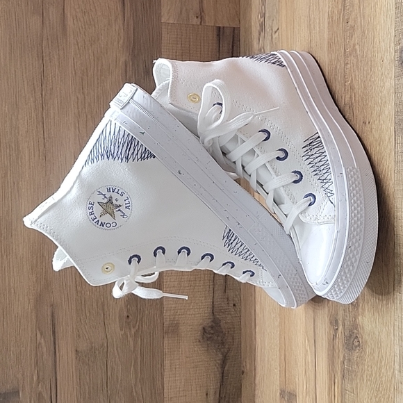 Converse High Top Brand new. - Picture 2 of 12